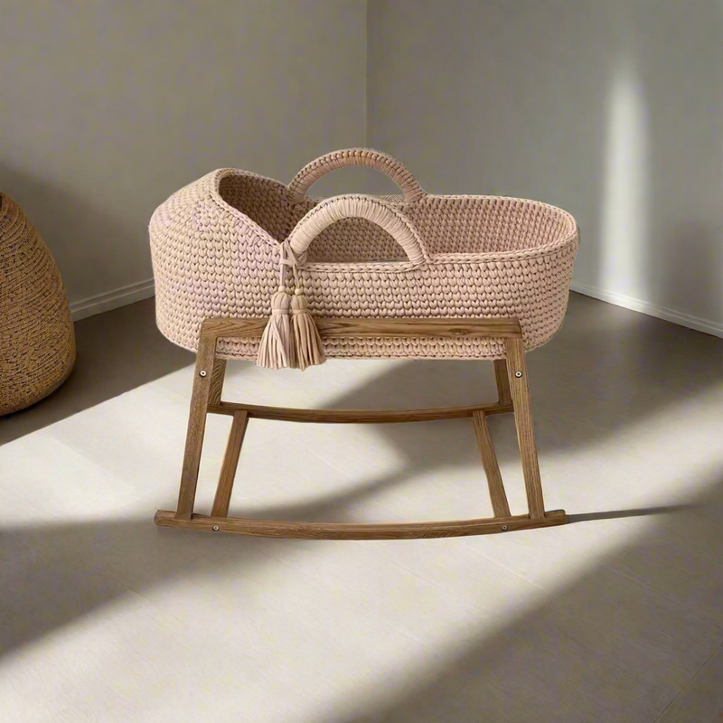 Noa Baby Moses Basket Bassinet with Round Hood